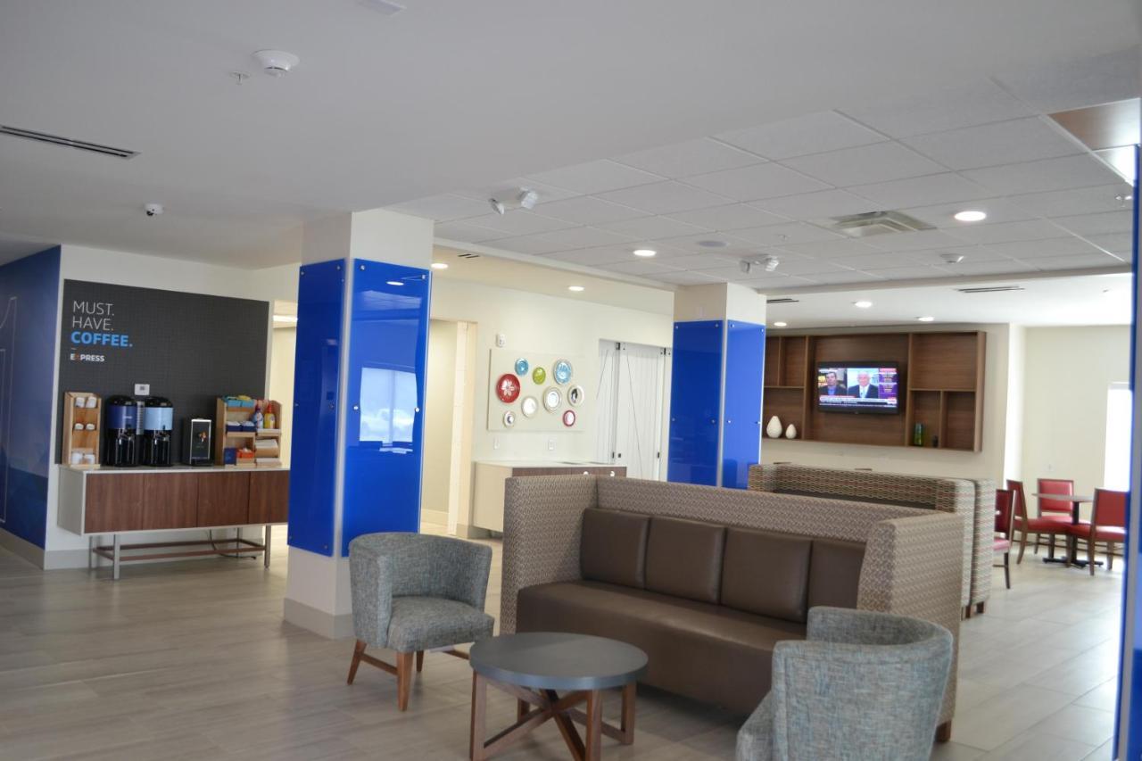 Holiday Inn Express Tallahassee-University Central By Ihg Bagian luar foto