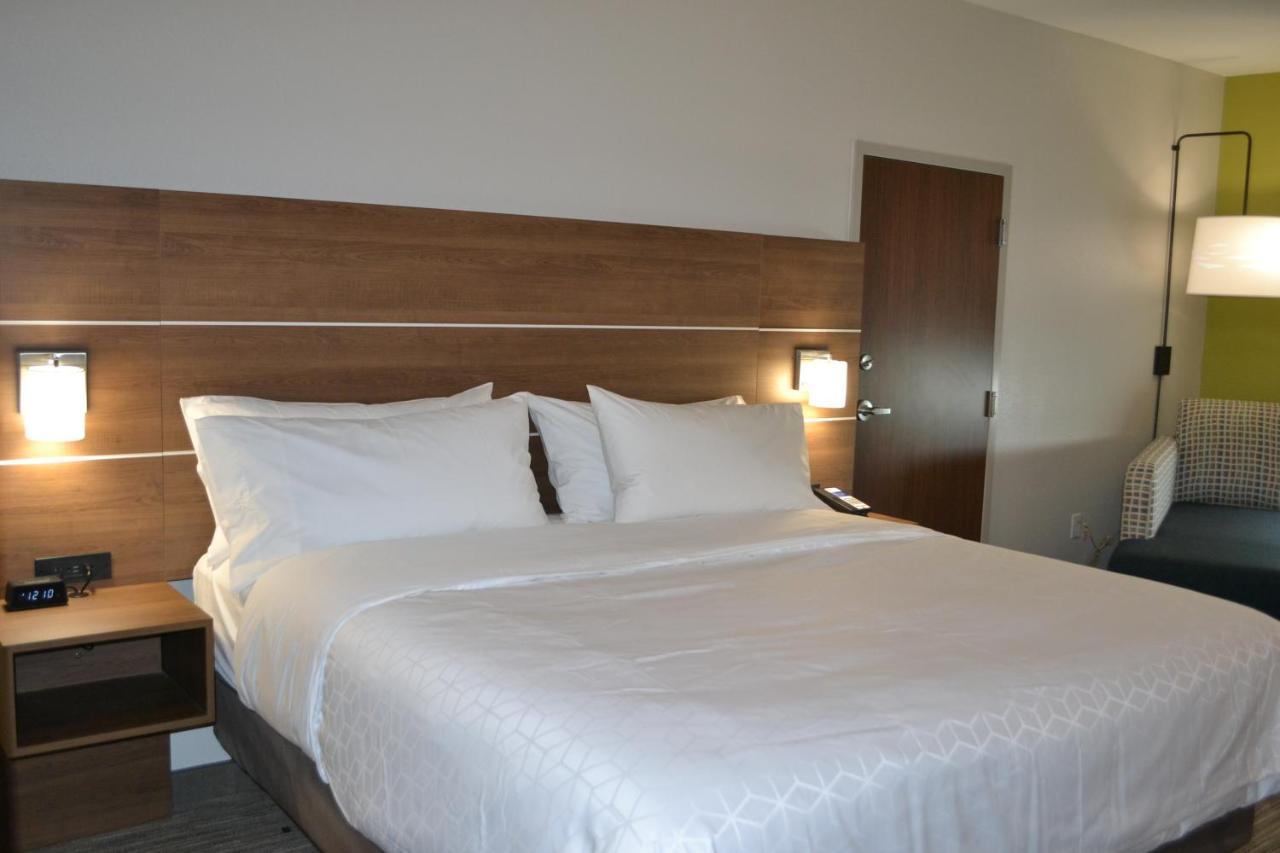 Holiday Inn Express Tallahassee-University Central By Ihg Bagian luar foto