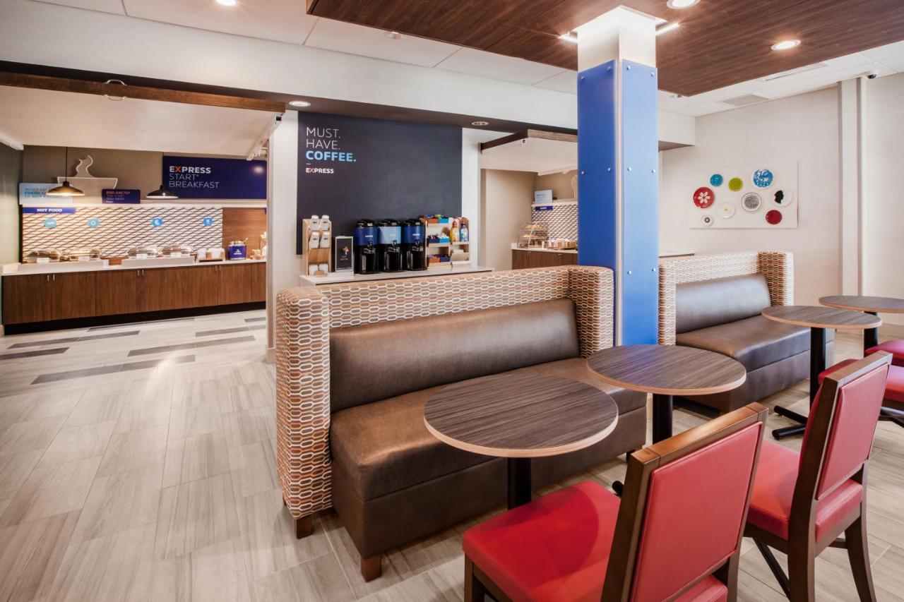 Holiday Inn Express Tallahassee-University Central By Ihg Bagian luar foto